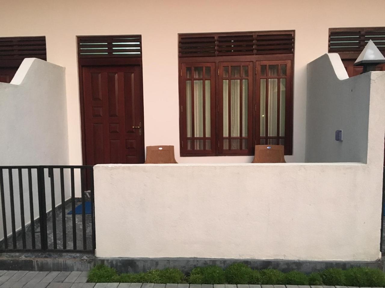 Sea Breeze Hotel Bentota Exterior foto